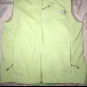 Small north face vest